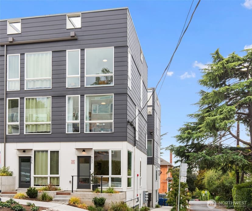 Property photo for 637 13th Avenue E, Seattle