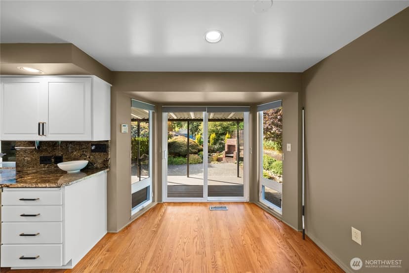 Property photo for 10501 39th Avenue SW, Seattle photo 22