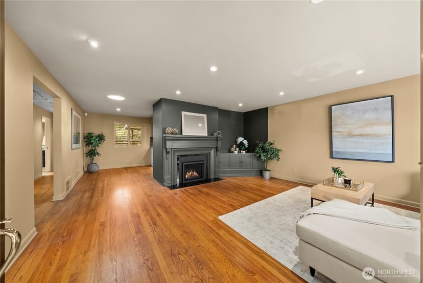 Property photo for 10501 39th Avenue SW, Seattle photo 6