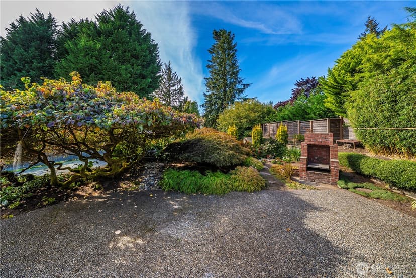 Property photo for 10501 39th Avenue SW, Seattle photo 31