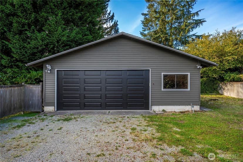 Property photo for 10501 39th Avenue SW, Seattle photo 32