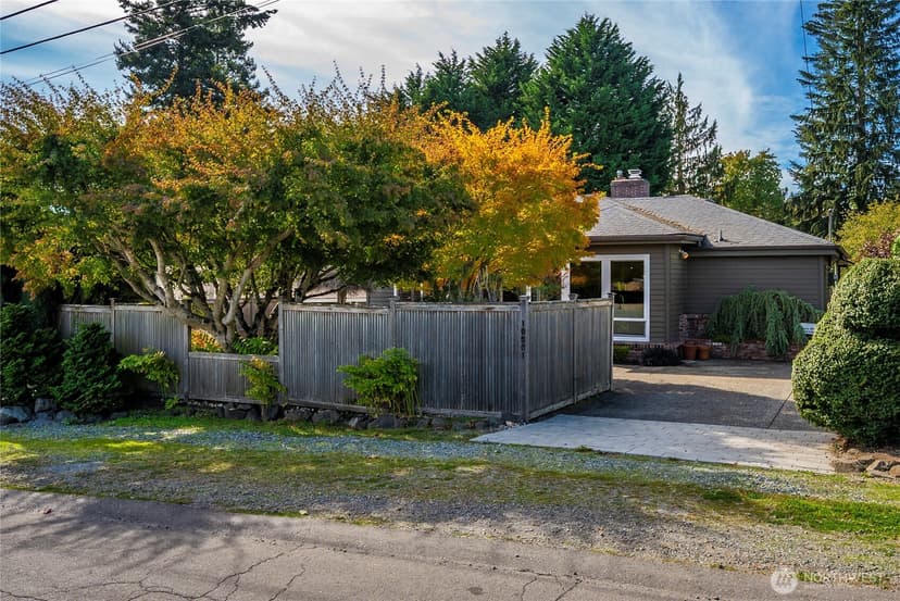 Property photo for 10501 39th Avenue SW, Seattle photo 35