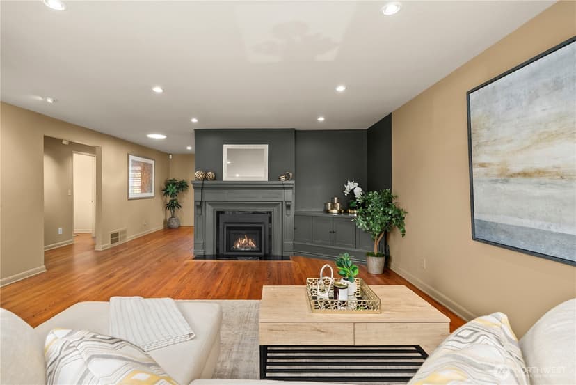 Property photo for 10501 39th Avenue SW, Seattle photo 9