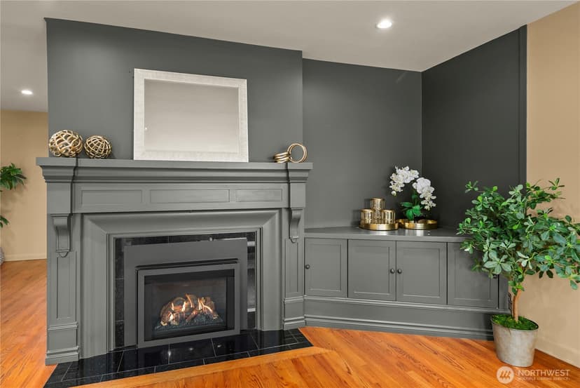 Property photo for 10501 39th Avenue SW, Seattle photo 10