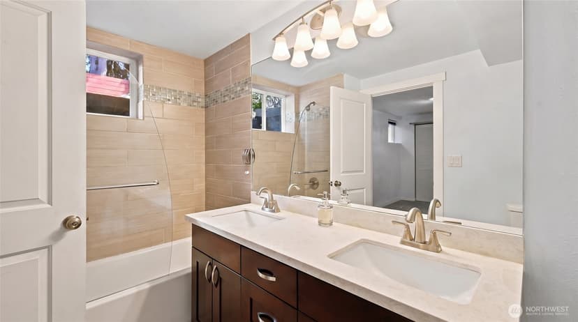Property photo for 470 Grandey Way NE, Renton photo 15