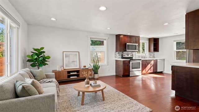Property photo for 470 Grandey Way NE, Renton photo 3