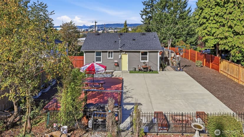 Property photo for 470 Grandey Way NE, Renton photo 21