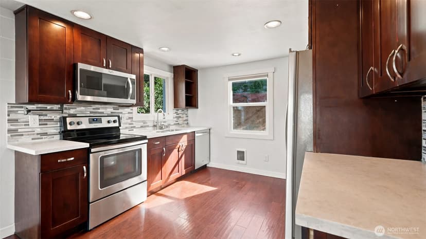 Property photo for 470 Grandey Way NE, Renton photo 8