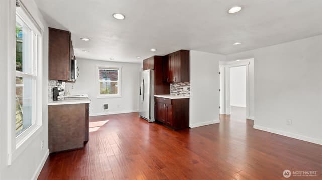 Property photo for 470 Grandey Way NE, Renton photo 5