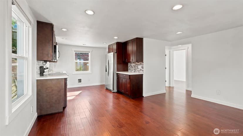 Property photo for 470 Grandey Way NE, Renton photo 5