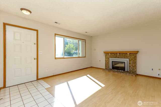 Property photo for 11216 SE 228th Place, Kent photo 4