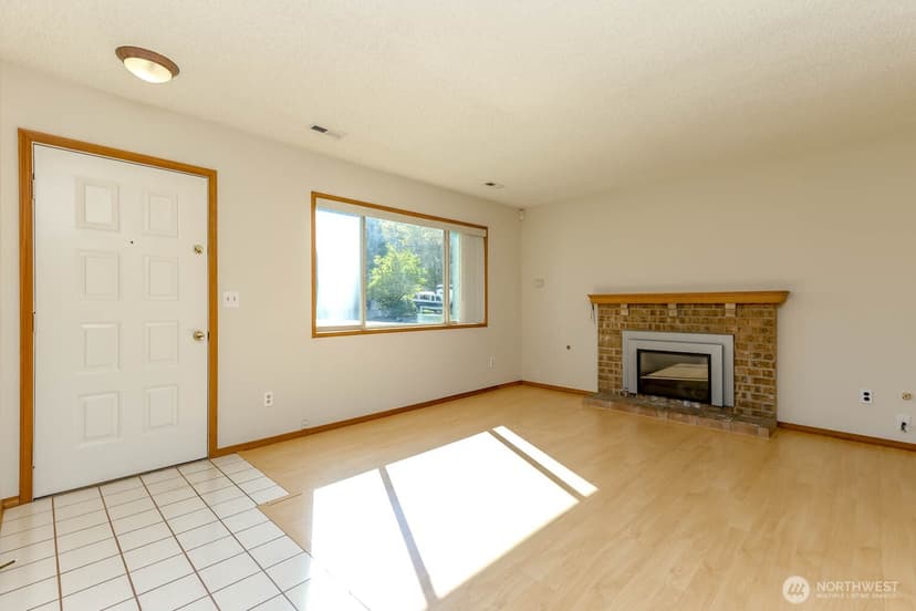Property photo for 11216 SE 228th Place, Kent photo 4