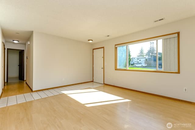 Property photo for 11216 SE 228th Place, Kent photo 5