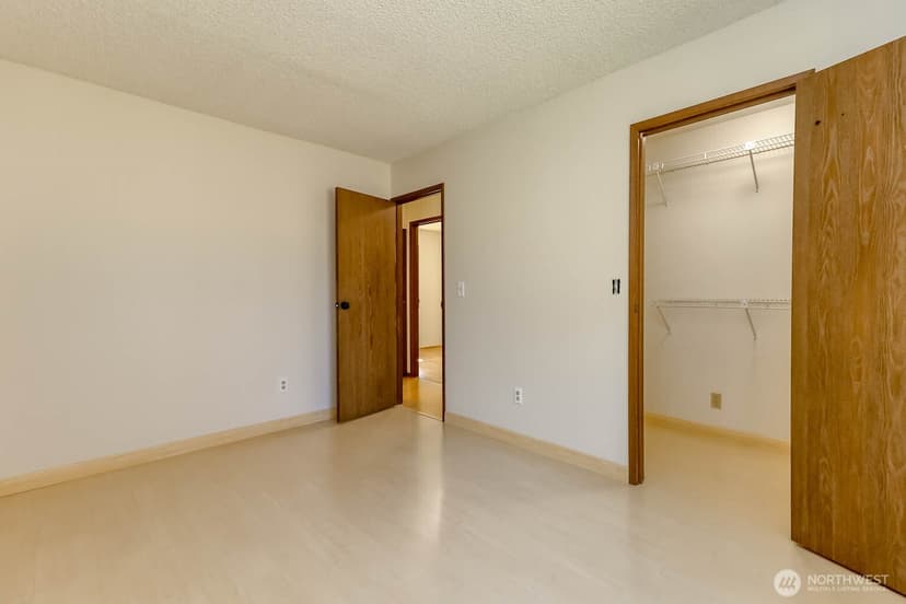 Property photo for 11216 SE 228th Place, Kent photo 18