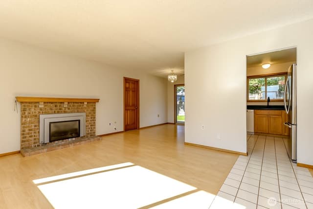 Property photo for 11216 SE 228th Place, Kent photo 3