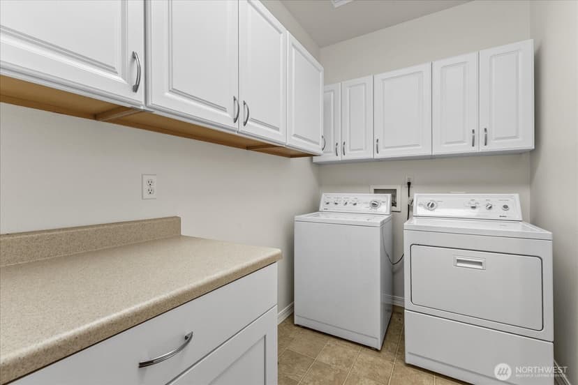 Property photo for 12724 Sunbreak Way NE, Redmond photo 18