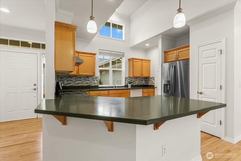 Property photo for 12724 Sunbreak Way NE, Redmond photo 14