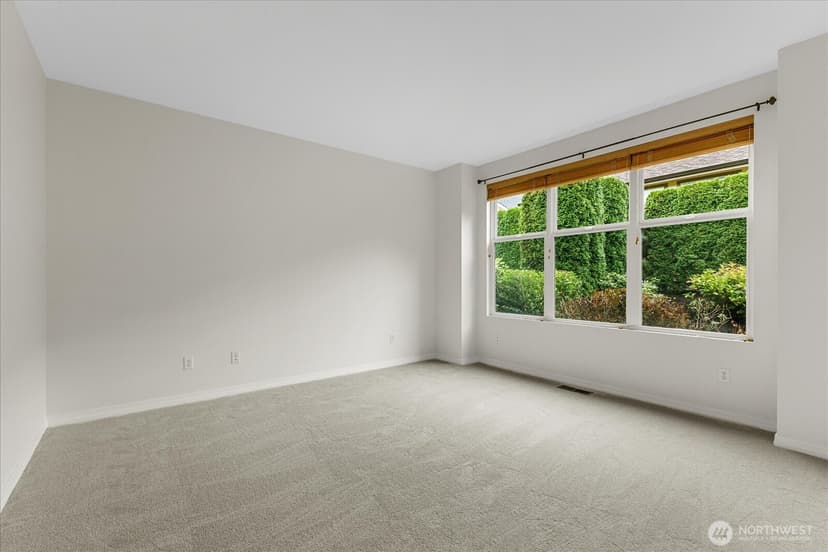 Property photo for 12724 Sunbreak Way NE, Redmond photo 19