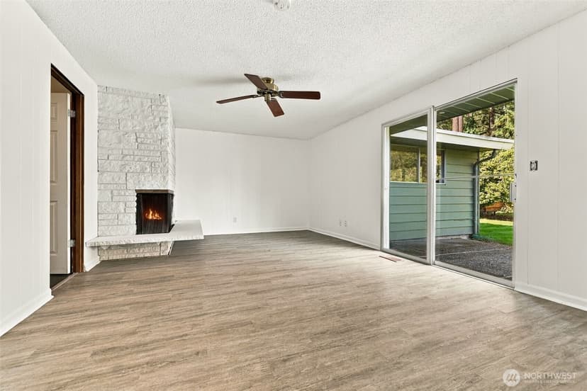 Property photo for 8321 112th Street SW, Lakewood photo 6