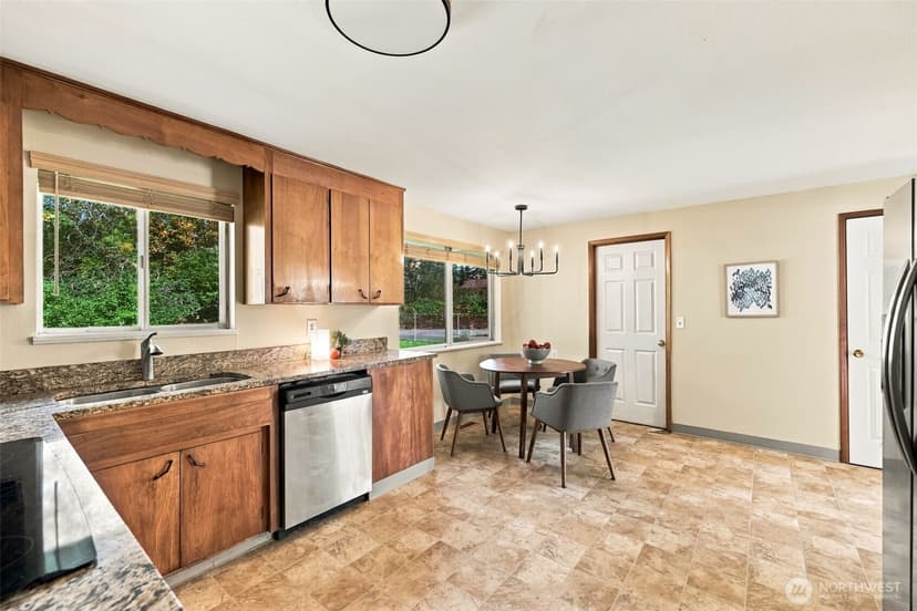 Property photo for 8321 112th Street SW, Lakewood photo 11