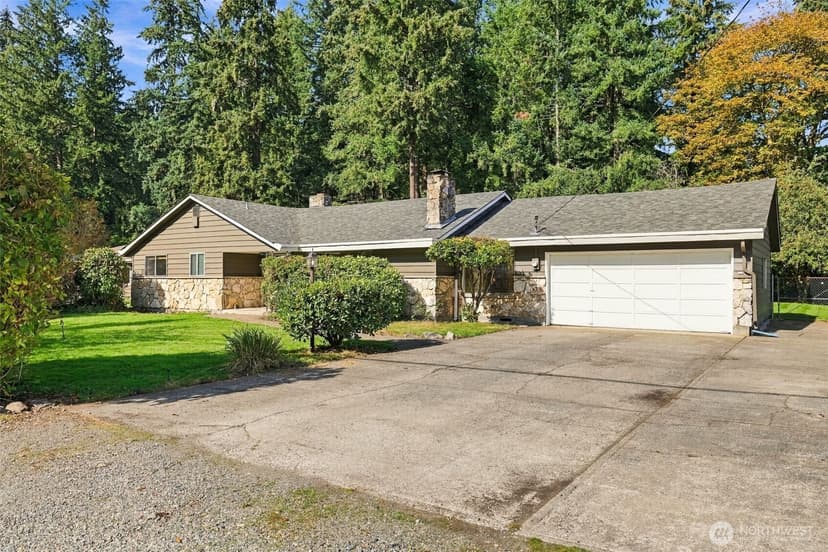Property photo for 8321 112th Street SW, Lakewood photo 2