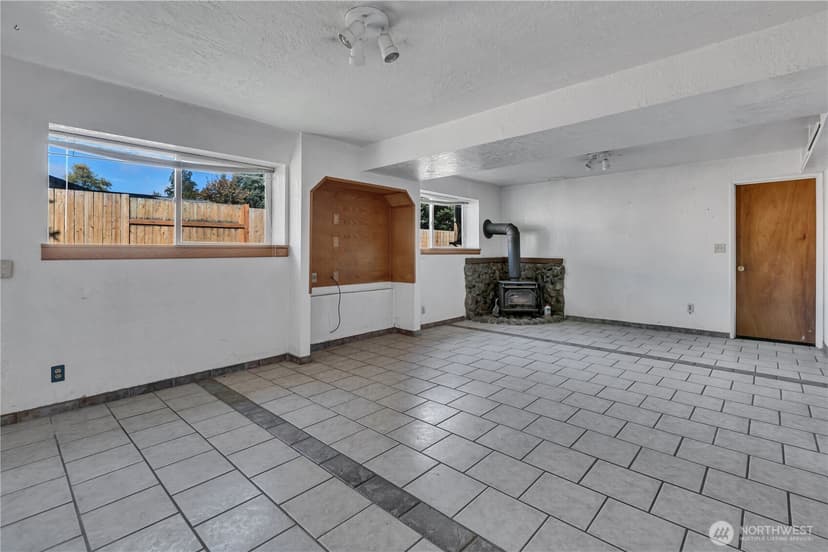 Property photo for 26623 159th Avenue SE, Covington photo 15