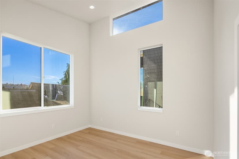 Property photo for 3842 Linden Avenue N, Seattle photo 13