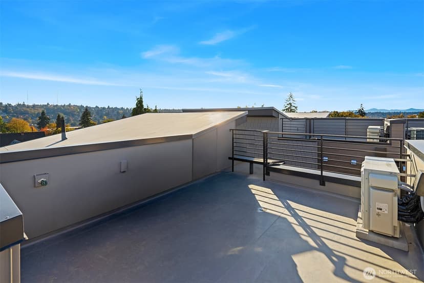 Property photo for 3842 Linden Avenue N, Seattle photo 20