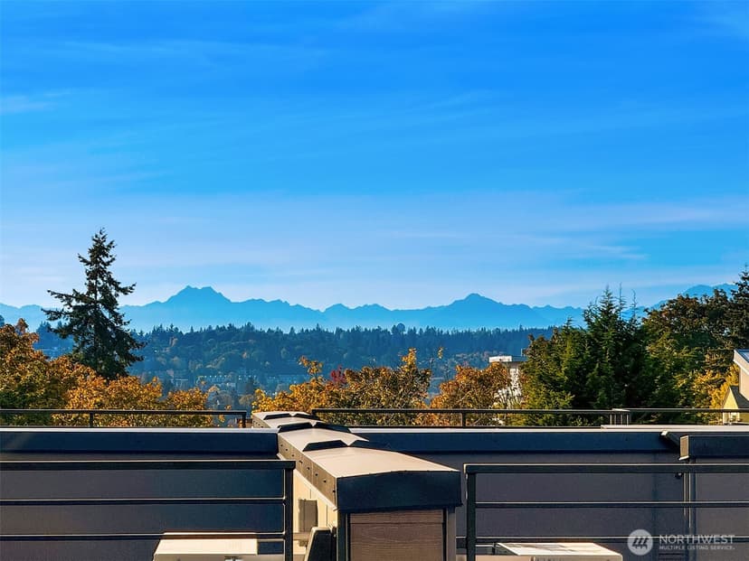 Property photo for 3842 Linden Avenue N, Seattle photo 18