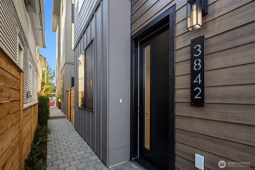 Property photo for 3842 Linden Avenue N, Seattle photo 2