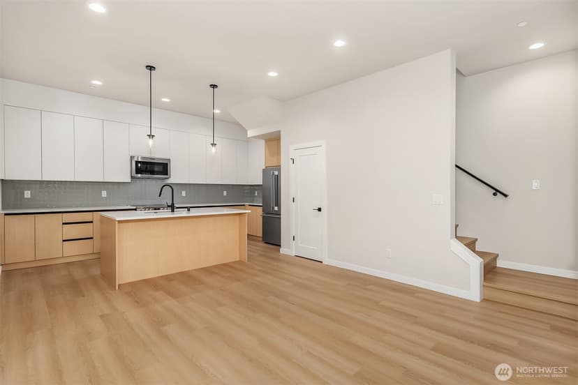 Property photo for 3842 Linden Avenue N, Seattle photo 6