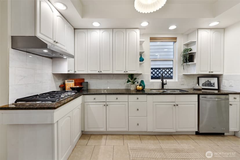 Property photo for 2311 E Columbia Street, Seattle photo 5