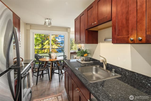 Property photo for 705 E Republican Street #401, Seattle photo 5