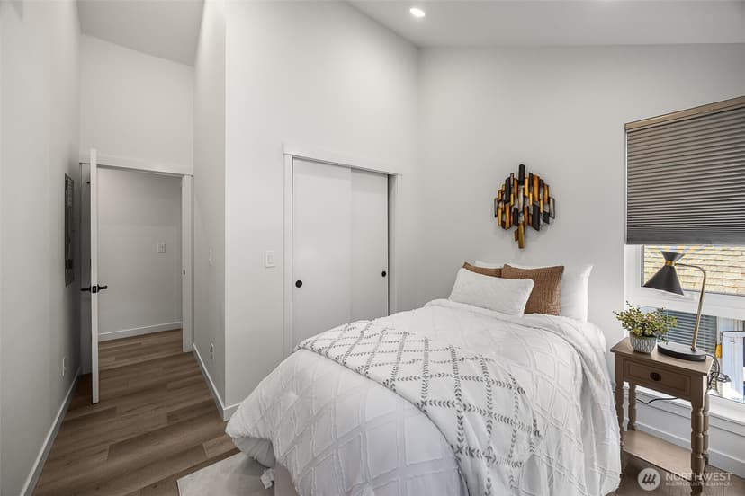 Property photo for 5984 26th Avenue SW #B, Seattle photo 16