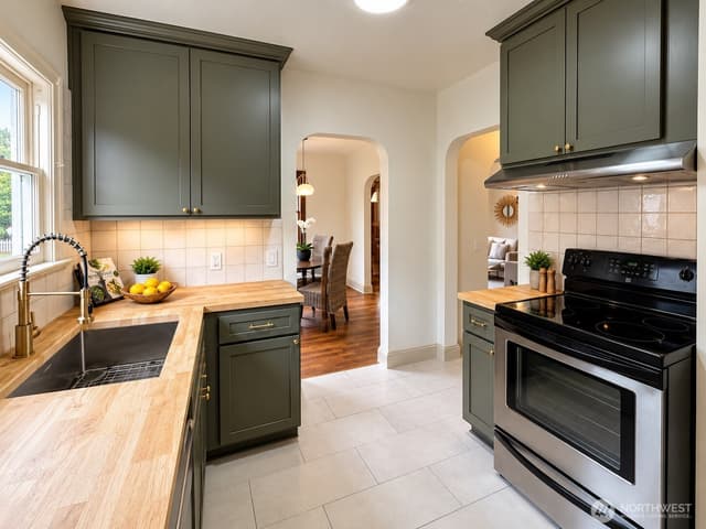 Property photo for 1009 9th Street, Bremerton photo 5