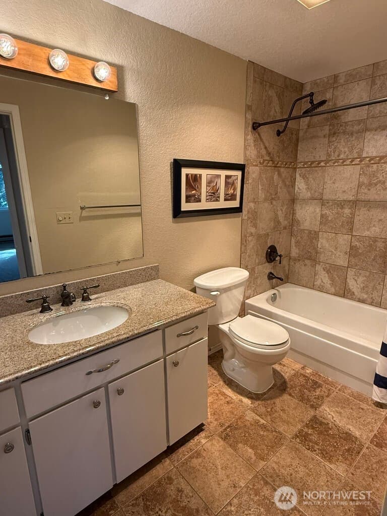 Property photo for 9474 Redmond Woodinville Road NE #A303, Redmond photo 13