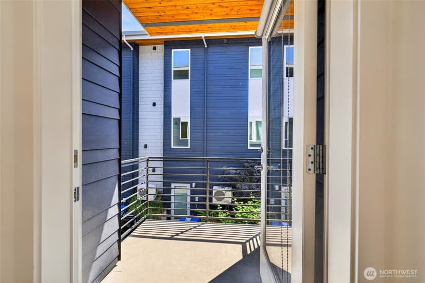 Property photo for 7015 42nd Avenue S, Seattle photo 9