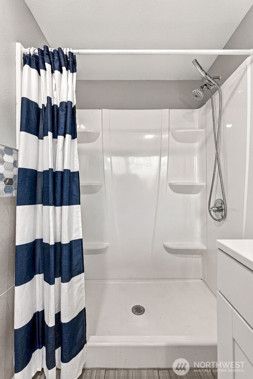 Property photo for 27236 116th Place SE, Kent photo 18