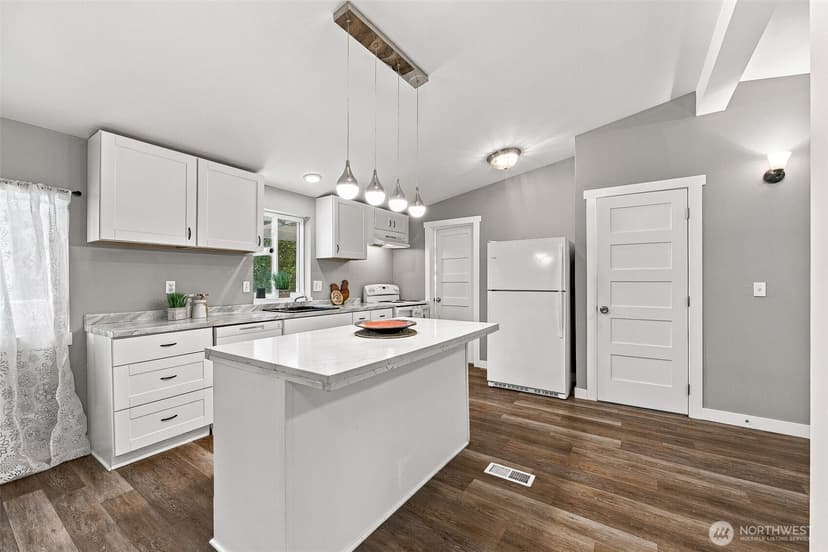 Property photo for 27236 116th Place SE, Kent photo 12