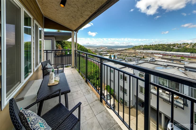 Property photo for 1965 12th Avenue W #401, Seattle photo 17