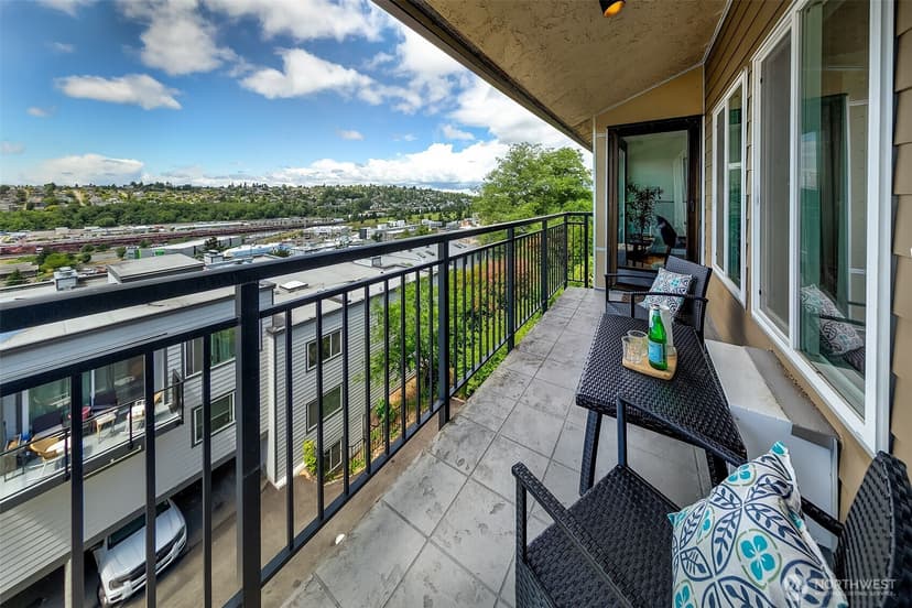 Property photo for 1965 12th Avenue W #401, Seattle photo 18