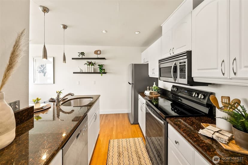 Property photo for 1965 12th Avenue W #401, Seattle photo 11
