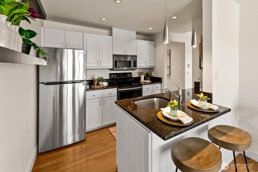 Property photo for 1965 12th Avenue W #401, Seattle photo 10