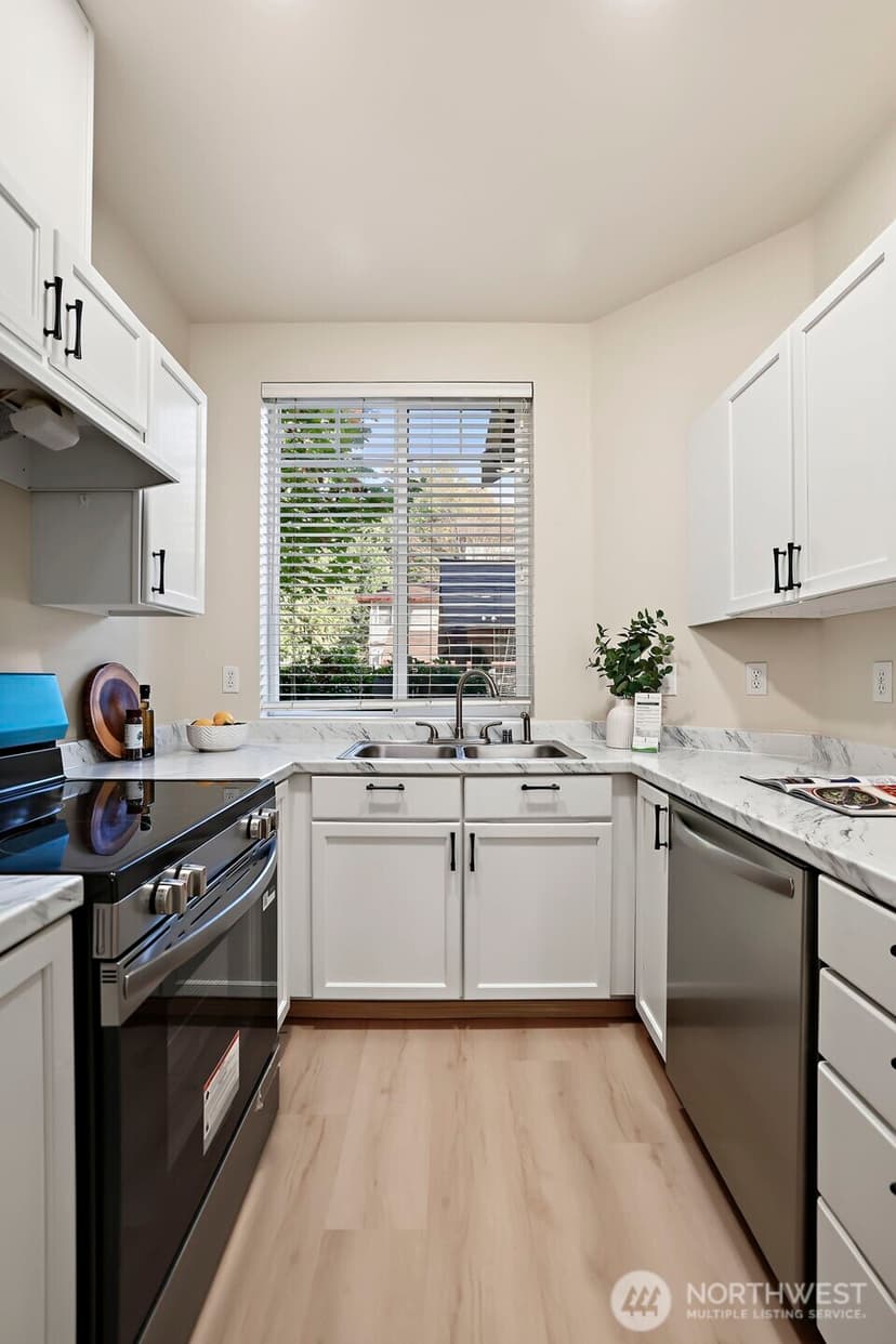 Property photo for 14818 29th Avenue W #C104, Lynnwood photo 11