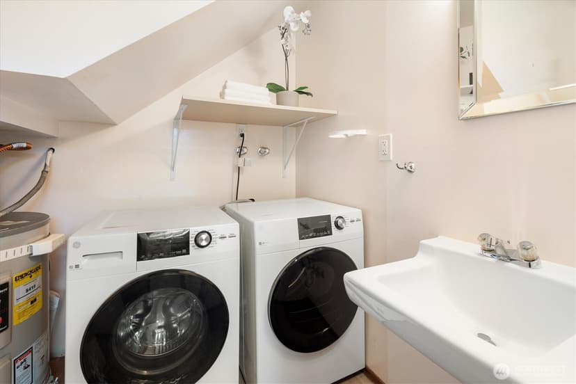 Property photo for 1525 NW 195th Street #22, Shoreline photo 24