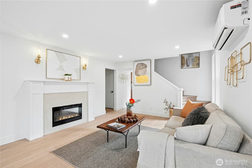Property photo for 9244 Dayton Avenue N, Seattle photo 5
