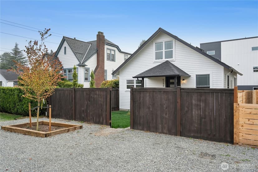 Property photo for 9244 Dayton Avenue N, Seattle photo 32