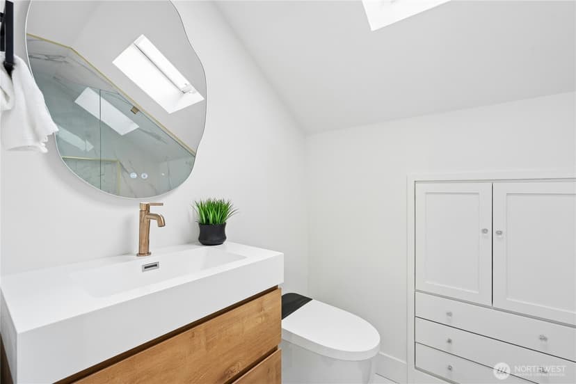 Property photo for 9244 Dayton Avenue N, Seattle photo 18