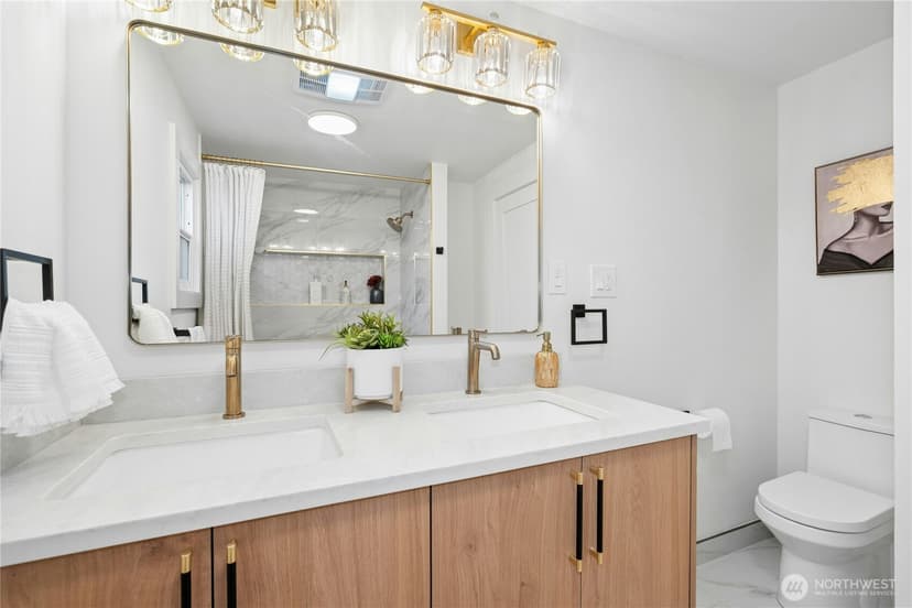 Property photo for 9244 Dayton Avenue N, Seattle photo 13