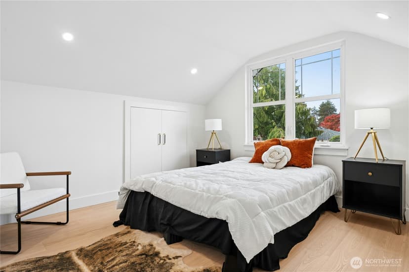 Property photo for 9244 Dayton Avenue N, Seattle photo 17